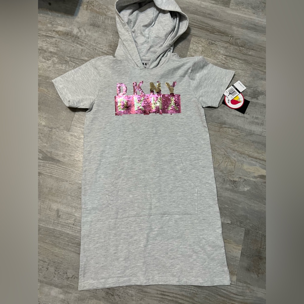 An adorable smooth gray dress with REVERSIBLE SEQUINS!!🩷🫶